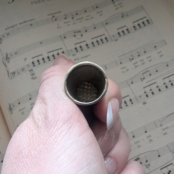 Floral Mother of Pearl Abalone Shell Thimble - Picture 6 of 6